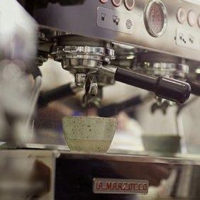 Intl. Finanzdienstleister - Echte Unternehmensgeschichten: Merchants stellen sich vor
